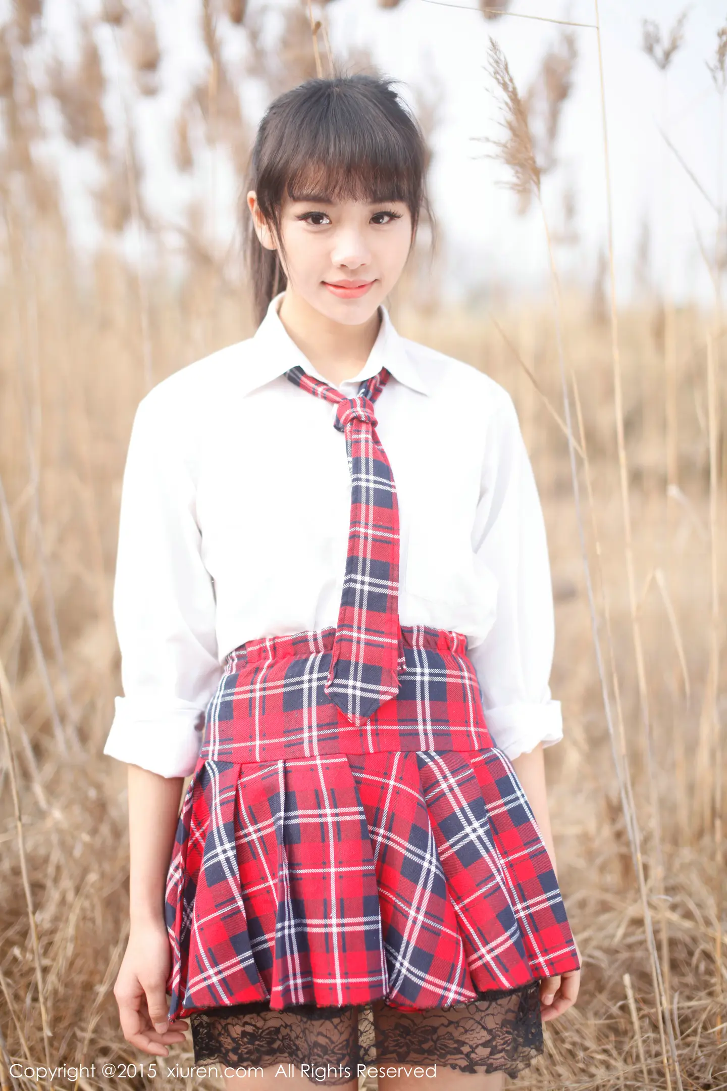 图片[3]-[XiuRen秀人网]VOL.318 邻家女孩七米baby户外红色格子裙清新学生装迷人写真112P-秀人网官方网站
